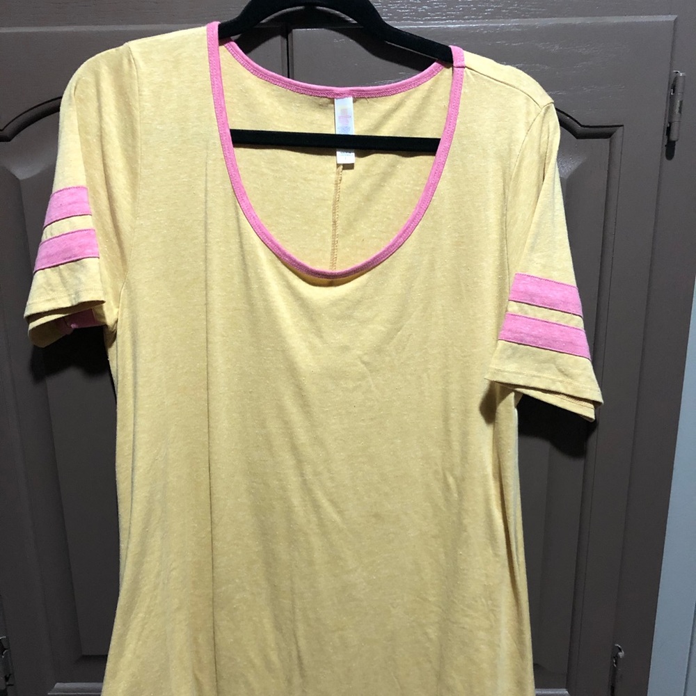 Large LuLaRoe Perfect T new without tag.